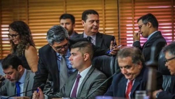 Augusto Aras questiona no STF legalidade da reeleição de Nicolau e membros da Mesa Diretora